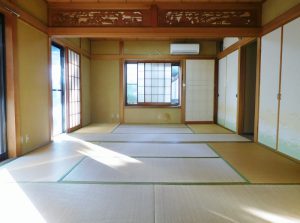 ＬＤＫ横の２間続きの６帖の和室。