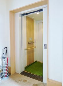 専用エレベーター。積載重量２００㎏まで可能です