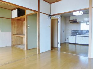 洋室５帖に１間の収納付です
