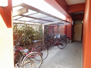 屋根付きの自転車置場